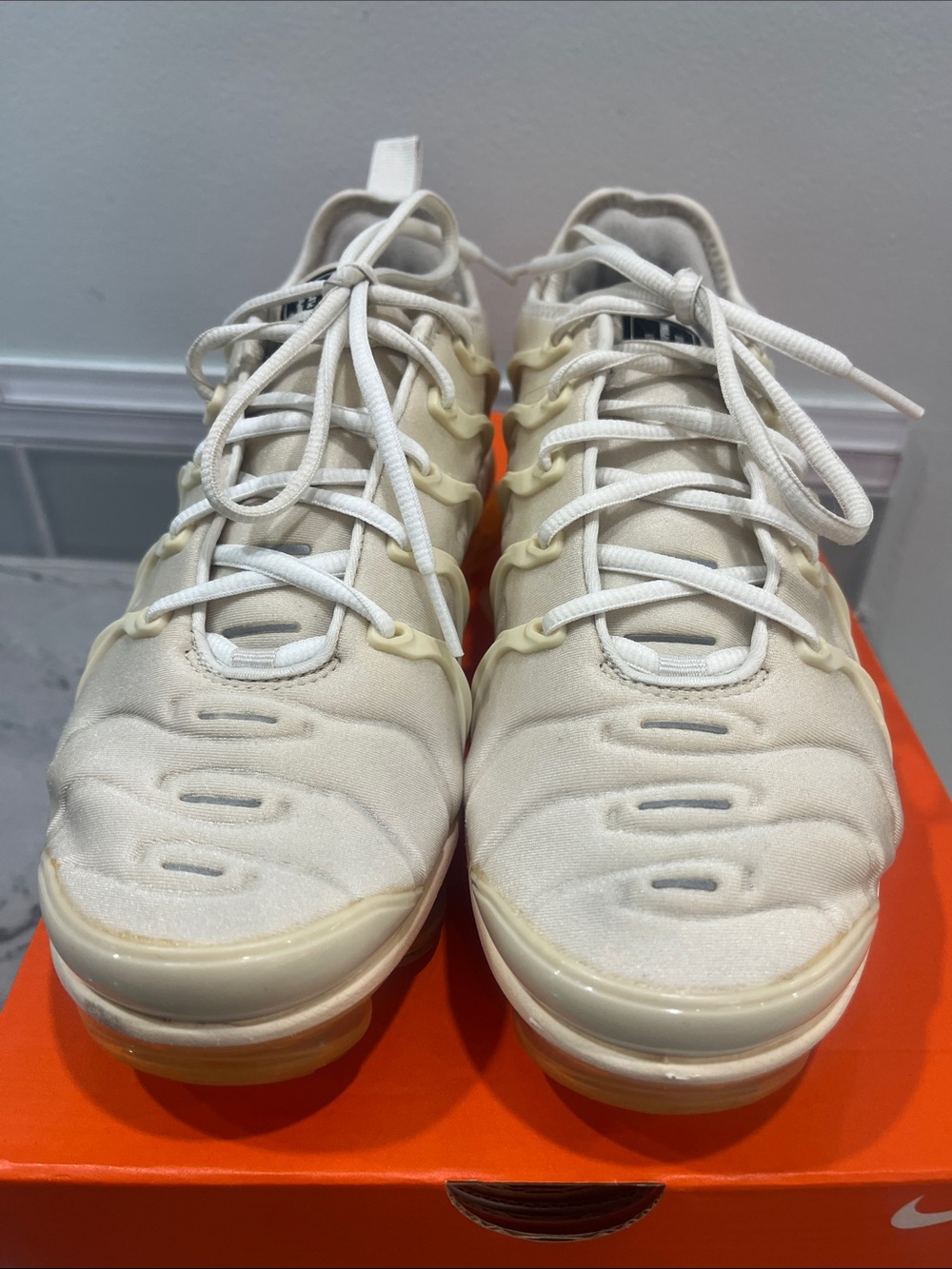 Nike Women's Sneakers Beige with Orange Accents - Picture 2 of 4
